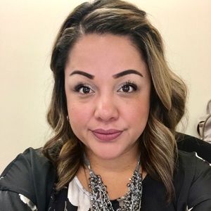 Meet your Posher, Gloria